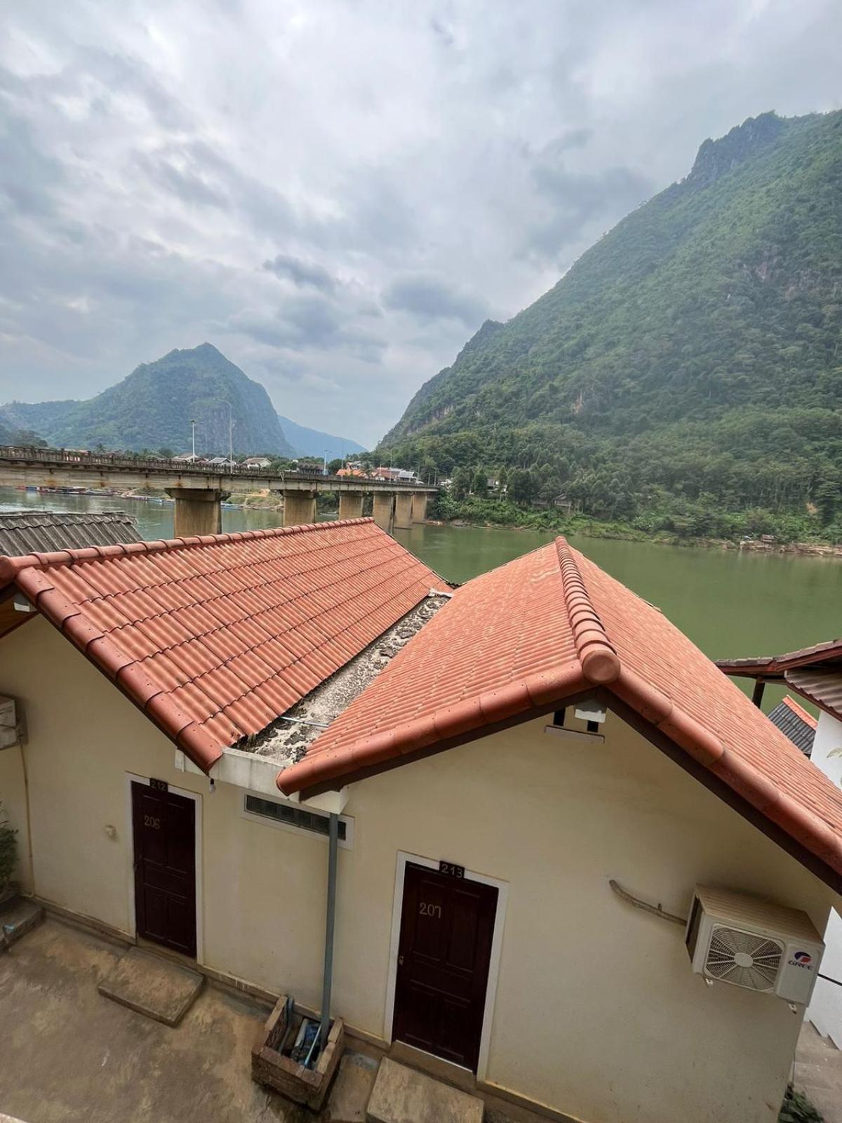 Cam U View Bungalow Hotel Nong Khiaw Exterior photo