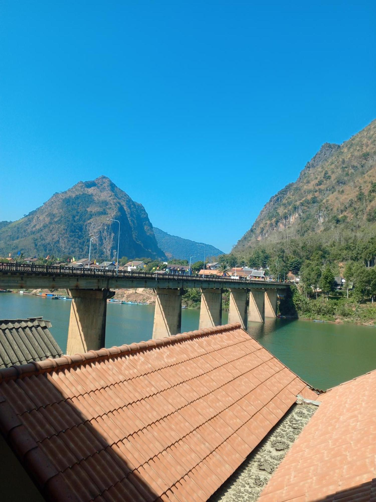Cam U View Bungalow Hotel Nong Khiaw Exterior photo